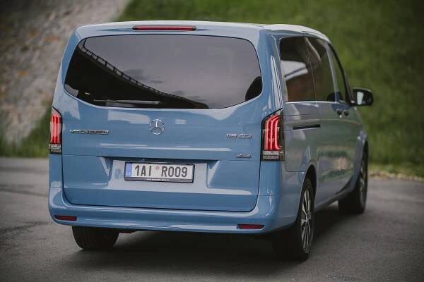 Mercedes-Benz Vito je rodinný dělník v montérkách od Gucciho, který opisoval od osobáků