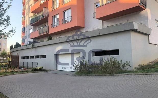 PRODEJ GARÁŽOVÉHO STÁNÍ NA ULICI ŘÍČANSKÁ, BRNO-BYSTRC | CREDO REAL GROUP a.s.