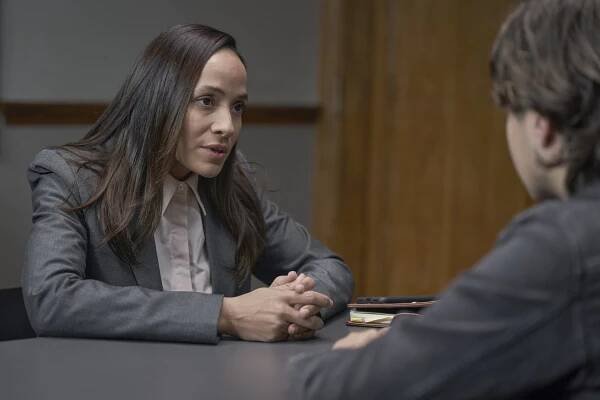 Alert - Zoey - Z filmu - Dania Ramirez