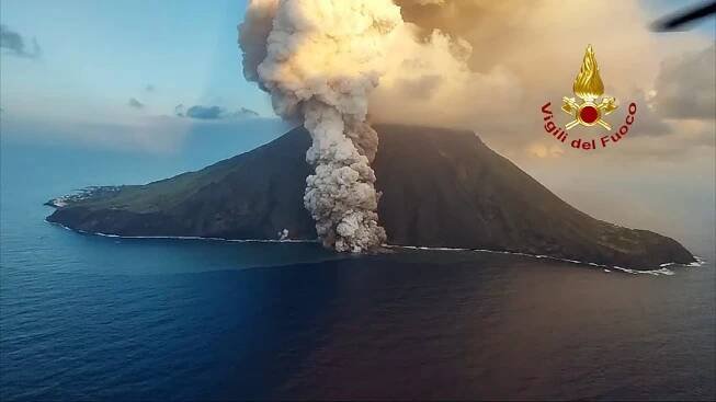 Výbuch sopky na italském ostrově Stromboli v červenci 2024