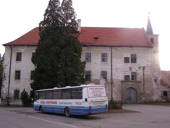 Soubor:Komařice zámek.JPG
