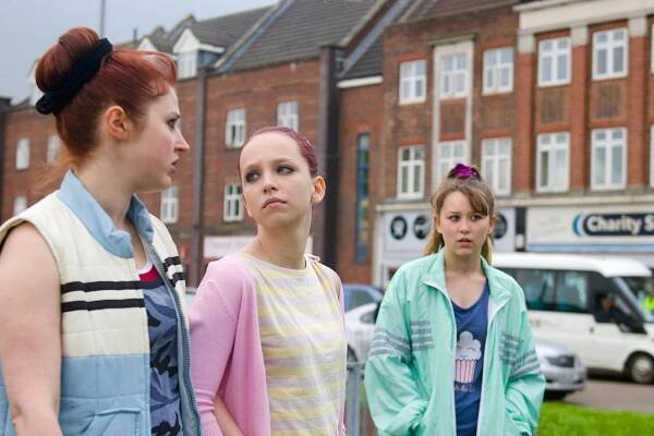 Three Girls - Z filmu - Ria Zmitrowicz, Molly Windsor, Liv Hill