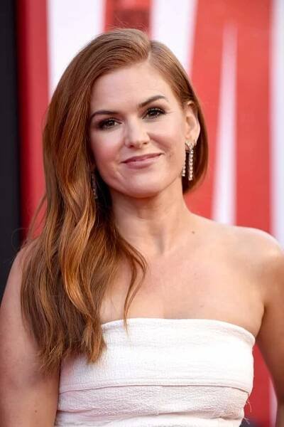 63 Isla Fisher Sexy Pictures Show Her God-Like Beauty | CBG