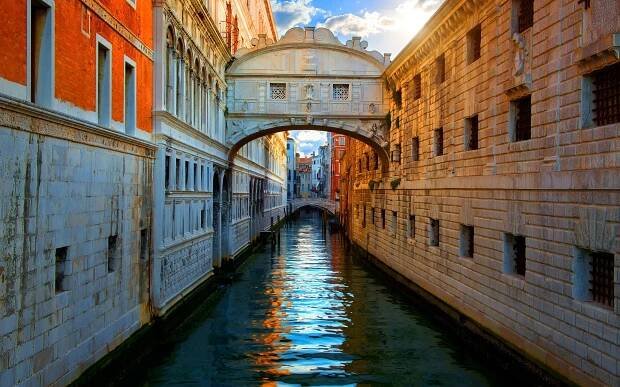 ponte dei sospiri benátky itálie