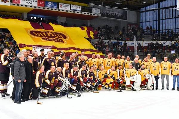 HC Dukla Jihlava – Účastníci exhibice Olda60 podpořili darem výstavbu nové arény