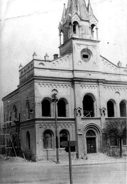 Nová synagoga Dobříš | Databáze domů s historií