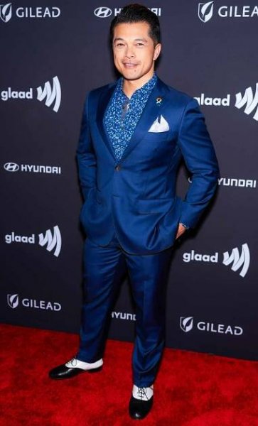 Vincent Rodriguez III attends the 35th Annual GLAAD Media Awards New York on May 11, 2024 