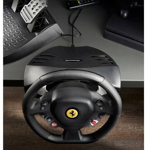 T80 Ferrari 488 sada volantu a pedálů