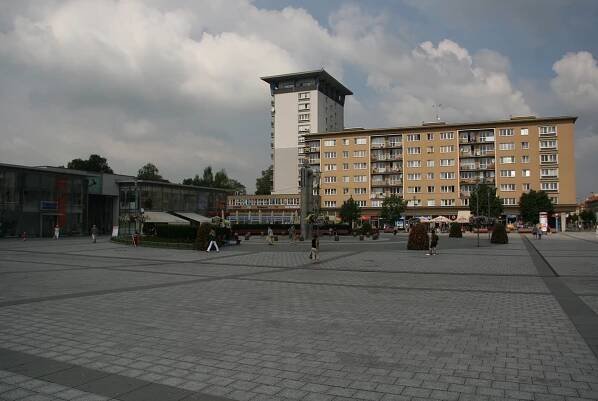 Square, Havirov