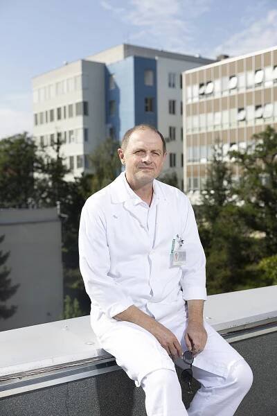 Zahraniční lékaři jsou pragmatičtější. A pacienti také, říká hematolog Kozák