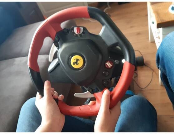 Manuál Thrustmaster Ferrari 458 Spider návod (22 stránek)