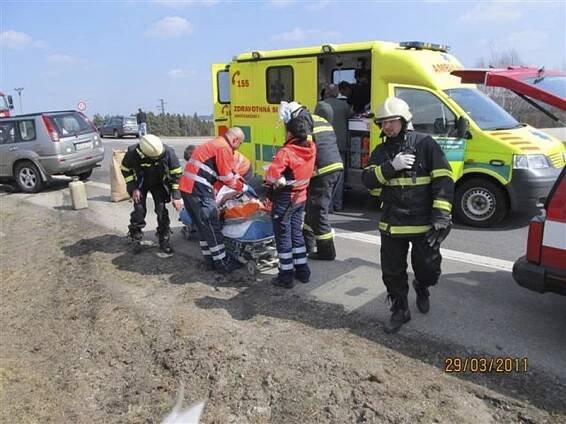 Havárie u Dvořiště: Jedna ze tří zraněných žen dnes zemřela