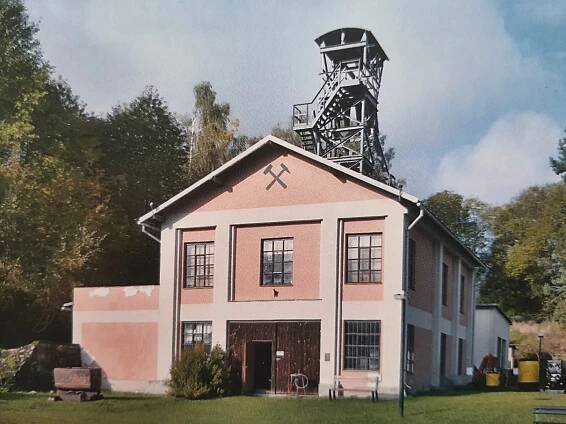 foto šachet rudných dolů - Bratrstvo svaté Barbory