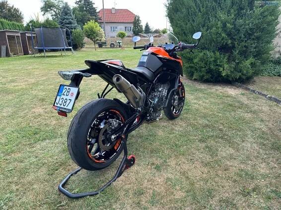 KTM 890 Duke