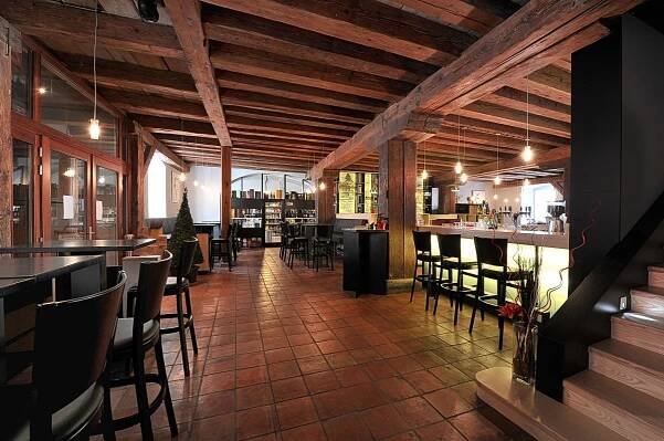 Nábytek do barů a restaurací | Atelier-s - výroba nábytku