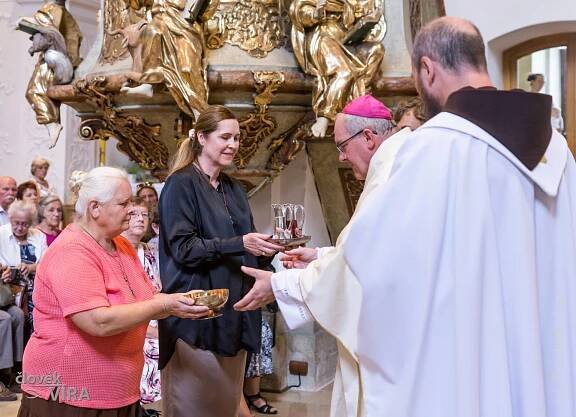 Věřící v Uherském Hradišti oslavili františkánský svátek Porciunkule - Arcibiskupství olomoucké