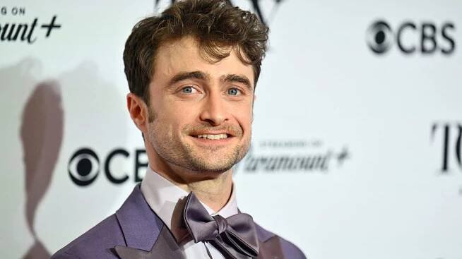 Už nechce být Harry Potter! Daniel Radcliffe se na divadle svléká donaha a ve filmech miluje bizarní role