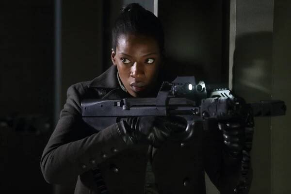 Dark Matter - Welcome to the Revolution - Z filmu - Ayisha Issa
