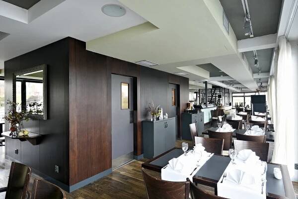Lodní restaurace Port62: degustační menu s výběrem chodů pro 1 či 2 osoby