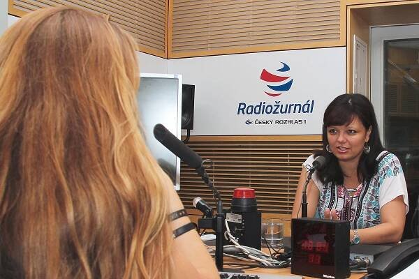 Silvie Dymáková, autorka dokumentu o předváděcích zájezdech | Radiožurnál