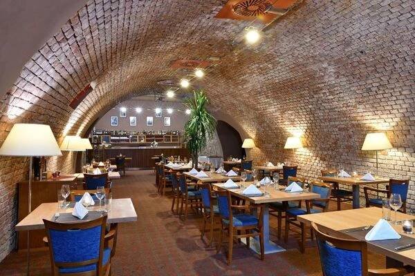 Restaurace La Cave foto 1