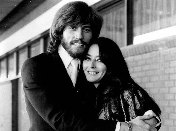 Barry Gibb with wife Linda on July 8, 1971.