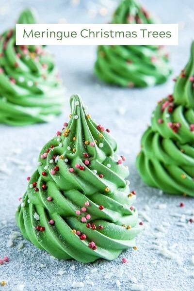 Meringue Christmas Tree Cookies | Weihnachtsrezepte, Weihnachtliche kuchen und torten, Weihnachtsessen