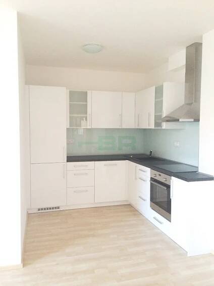 Pronájem bytu 1+kk 40 m², Jurkovičova, Praha 4 - Háje