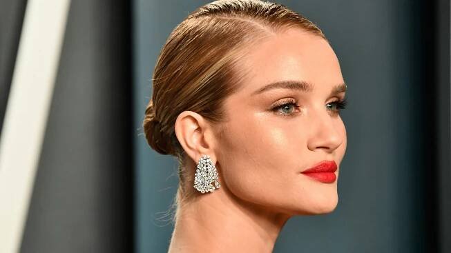 Rosie Huntington-Whiteley Puts This £29 Toy In Her Baby’s Cot And It’s Highly Instagram-able