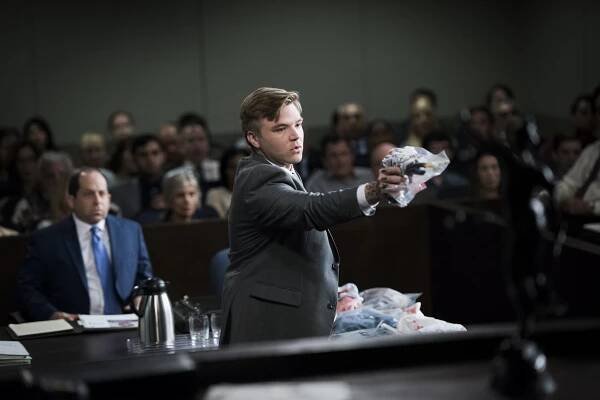 Closer: Nové případy - Masakr u soudu - Z filmu - Brett Davern