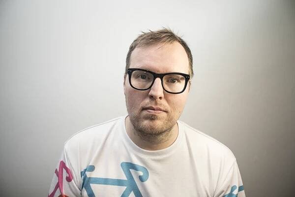 DENNIS HANSSON – Actor Musician