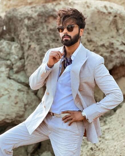 Famous Actor Fahad Mustafa is looking young and chill