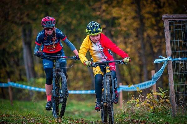 OBRAZEM: Mistrovství Olomouckého kraje v cyklokrosu ovládl Hampl