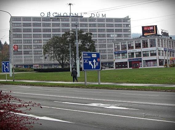 Zlín - Obchodní dům - Dům, budova