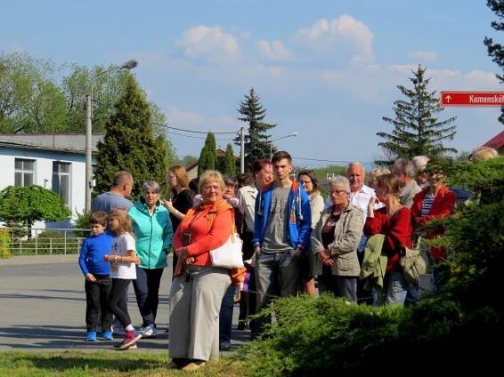 OBRAZEM: V Suchdole uložili ostatky vojáků Rudé armády