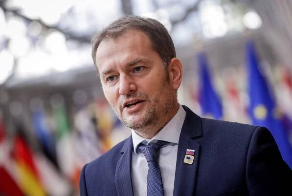 Urážky, plivání a výhrůžky. Bývalý slovenský premiér Matovič byl napaden LGBT aktivisty.