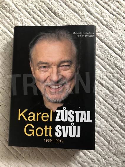Kniha Karel Gott zůstal svůj - Trh knih - online antikvariát