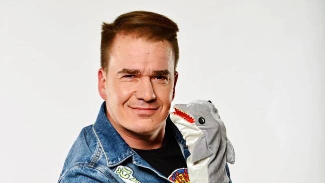 Plyšový delfín Adolfeen chce vlastní talkshow na Prima COOL! Podívejte se na pilotní díl a hlasujte v anketě