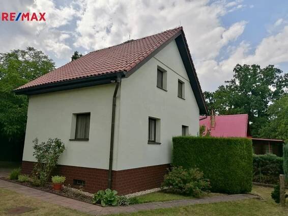 Rodinný dům 4+1 se zahradou, garáží a klidnou polohou v Řitce 20 minut od Prahy | Reality.iDNES.cz 