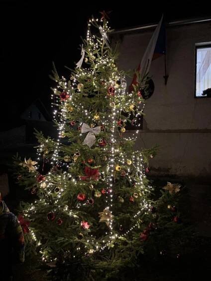 ANKETA: Vyberte nejhezčí vánoční strom na Rokycansku