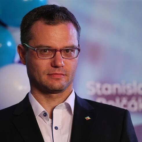 Europoslanec Polčák pozastavil své členství ve STAN, známost s Redlem podle něj ubližuje hnutí