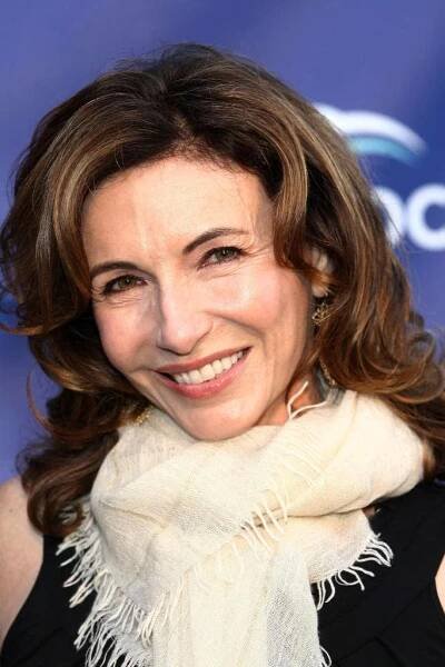Mary Steenburgen wows in Hollywood. Wallpaper