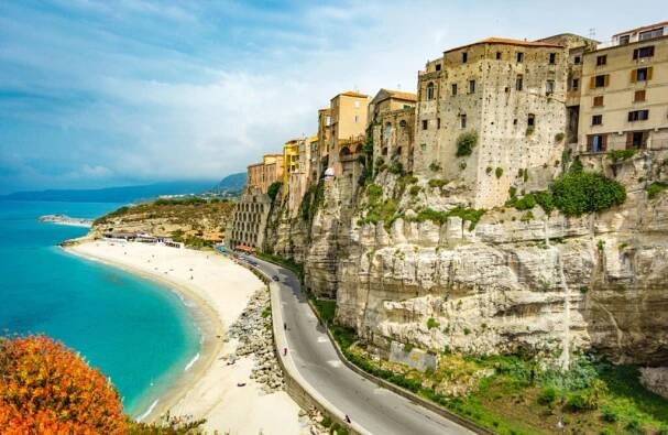 Stay in Calabria: Tirreno Hotel Club - Wine and Travel Italy