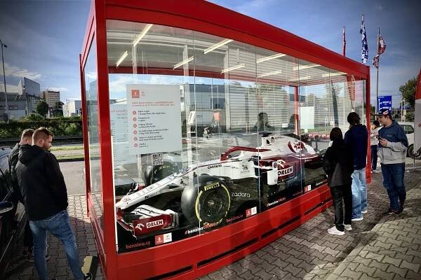 SENZACE: Na Ostravsko míří letošní monopost formule 1, k vidění bude týden