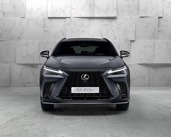 Lexus NX přijíždí v nové generaci, je prvním plug-in hybridem značky