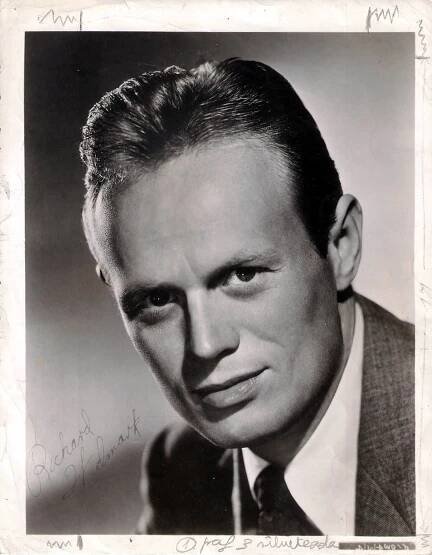 Vintage portrait of the iconic Richard Widmark Wallpaper