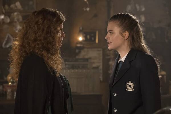 Bylo, nebylo - Secret Garden - Z filmu - Rebecca Mader, Tiera Skovbye