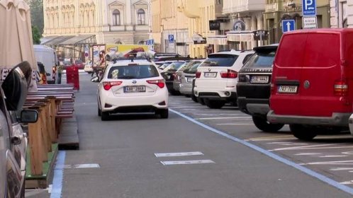 Elektromobily už vědí, dokdy budou moct v Praze parkovat zadarmo. Bude to nakonec delší dobu, než se čekalo - Garáž.cz