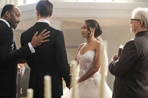 Jesse L. Martin, Candice Patton, William Katt - Supergirl - Crisis on Earth-X, Part 1 - Z filmu