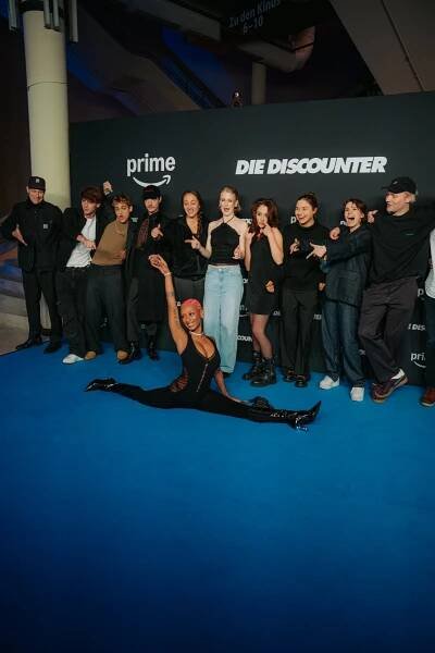 Premiere on November 20, 2024 - Marc Hosemann, Oskar Belton, David Ali Rashed, Merlin Sandmeyer, Marie Bloching, Klara Lange, Nura Habib Omer, Bruno Alexander - Die Discounter - Season 4 - Z akcí